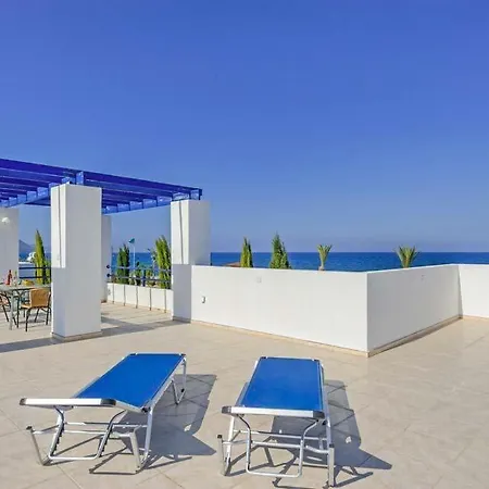 Vilă In Sleeps 6 Includes Swimming Pool Air Con And Wifi *