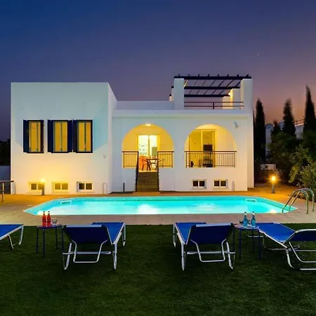 In Sleeps 6 Includes Swimming Pool Air Con And Wifi Villa Lachi