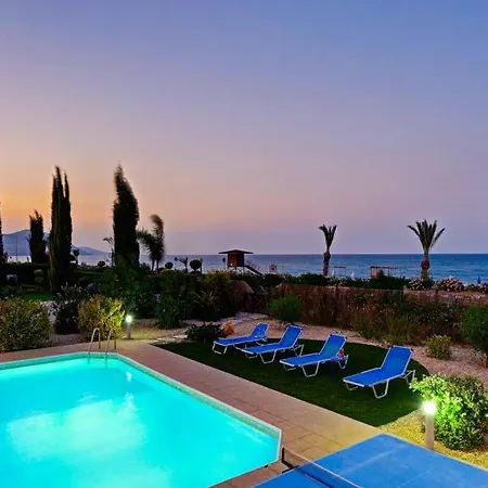 In Sleeps 6 Includes Swimming Pool Air Con And Wifi Lachi